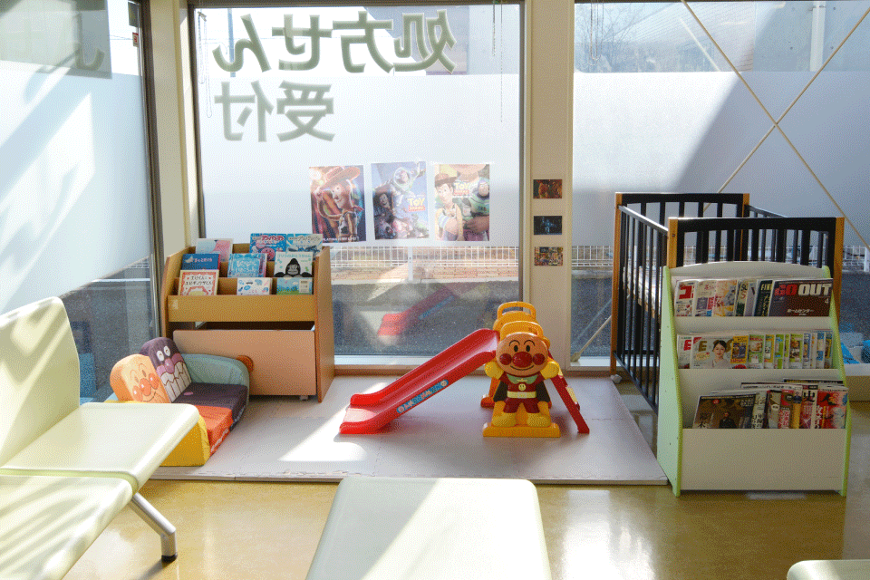 ユア調剤薬局中ノ目店 施設案内